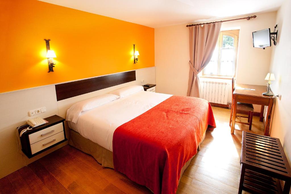 reservar hotel en Etxalar