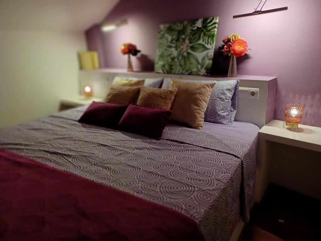 Posteľ alebo postele v izbe v ubytovaní PRECIOSO APARTAMENTO con TERRAZA y PISCINA