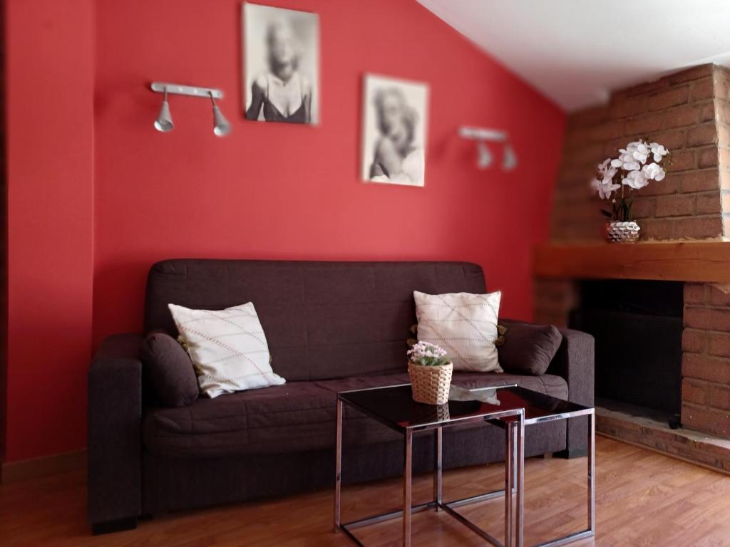 Posedenie v ubytovaní PRECIOSO APARTAMENTO con TERRAZA y PISCINA