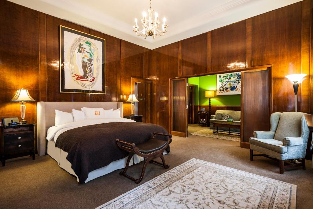 Postel nebo postele na pokoji v ubytování LHotel
