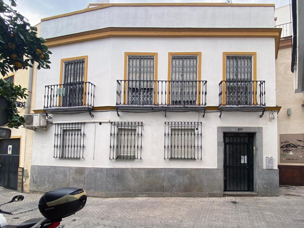 Apartment Wall Center - Aloha Sevilla, Seville – Updated 2023 ...