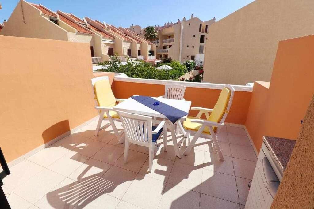 B123 Tenerife Royal Gardens Studio sleeps 4, Playa de las ...