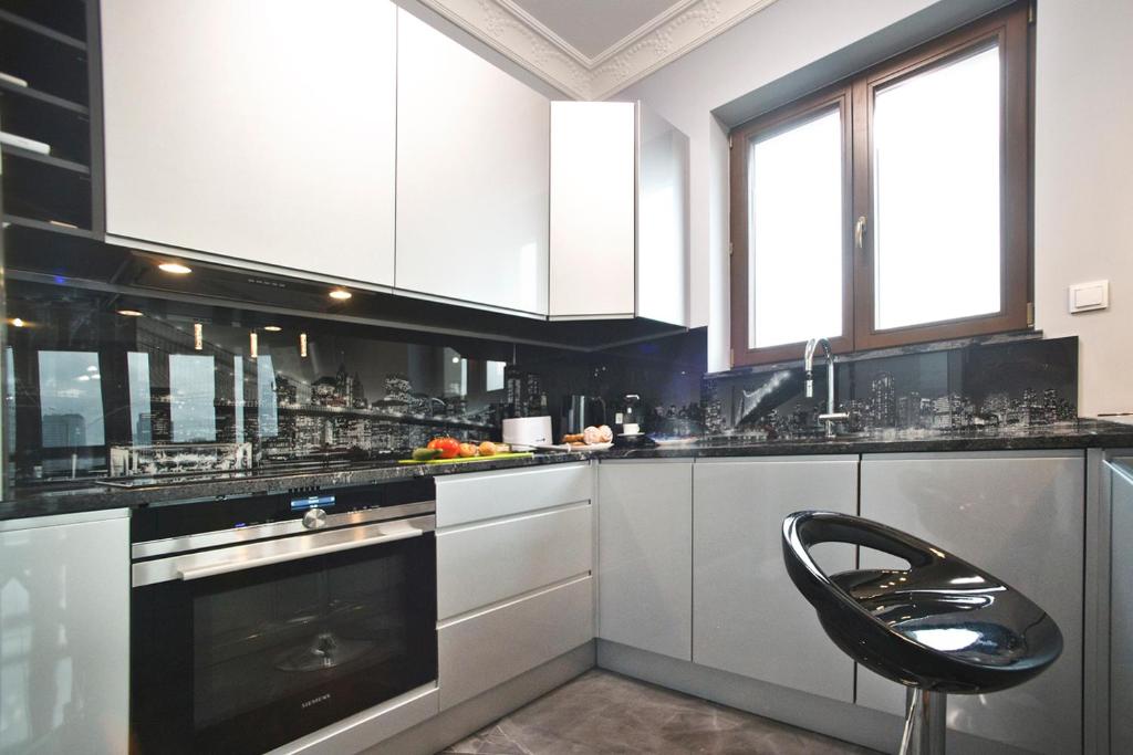 Kuchyňa alebo kuchynka v ubytovaní Siedmiogrodzka P&O Serviced Apartments