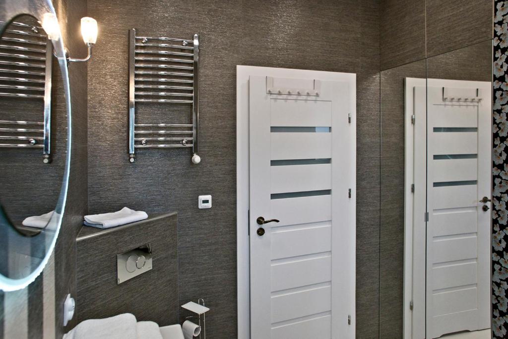 Kúpeľňa v ubytovaní Siedmiogrodzka P&O Serviced Apartments