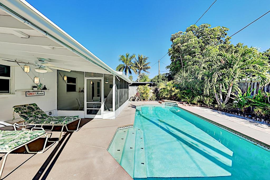 Endless Summer - Housity