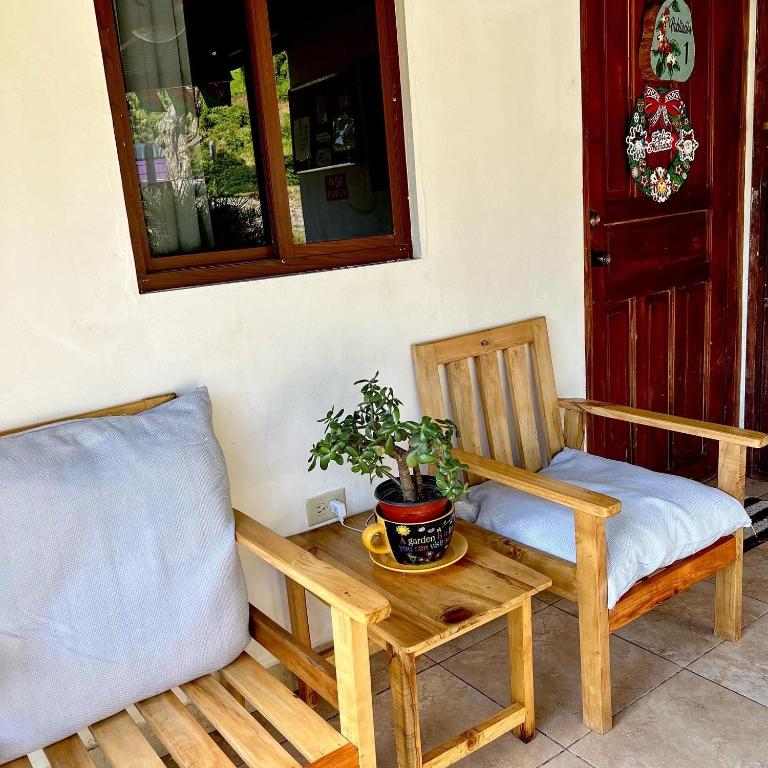 Un lugar para sentarse en Bambito´s Café & Hostel