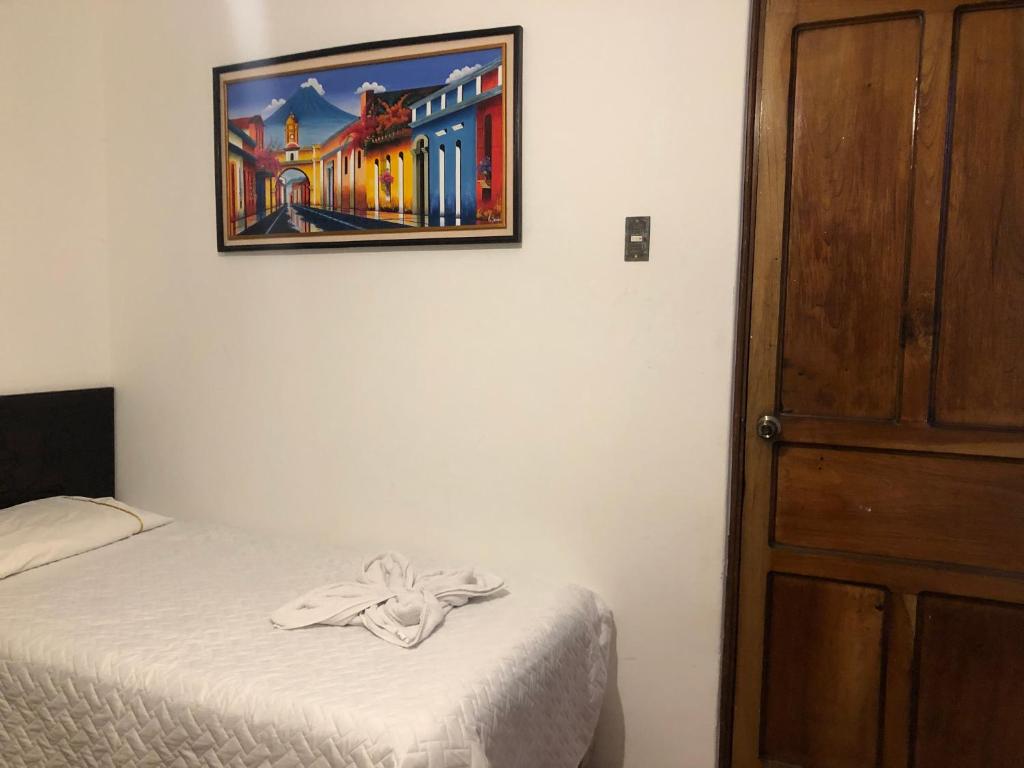 Hotel Mansion Del Rey - Üç Kişilik Oda - Ortak Banyolu