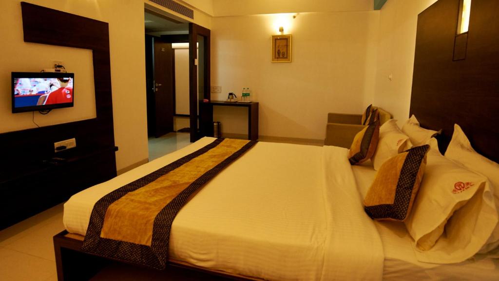 TV a/nebo společenská místnost v ubytování Hotel Golden View