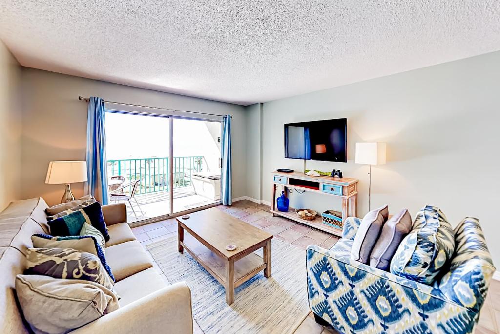 Μια τηλεόραση ή/και κέντρο ψυχαγωγίας στο Plantation Palms #6501