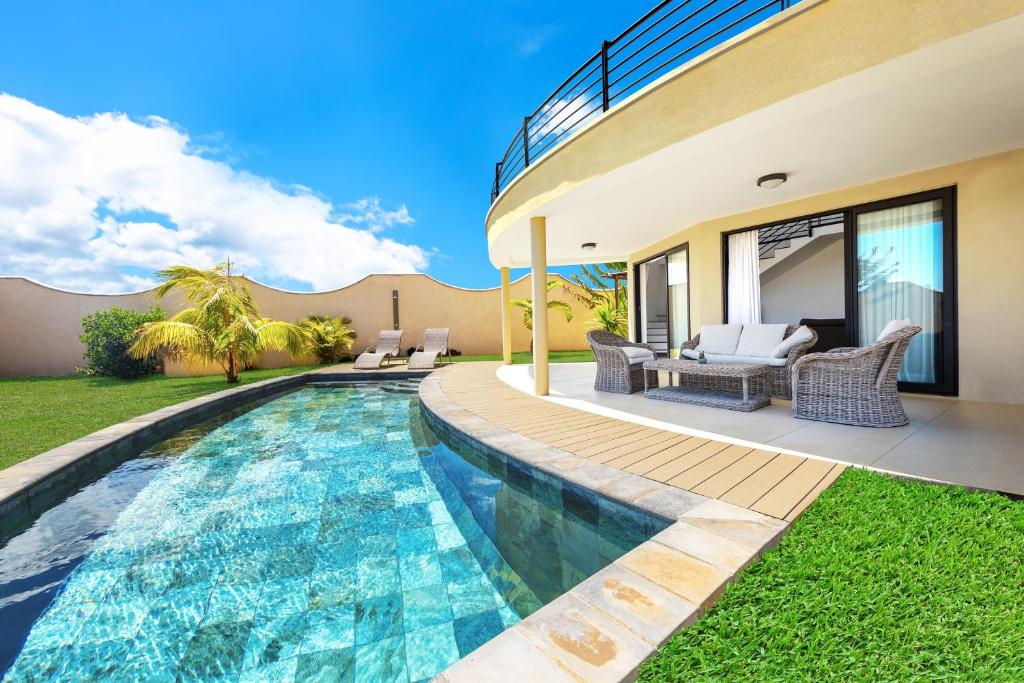 Sea & Mountain View Villa with Private Pool
