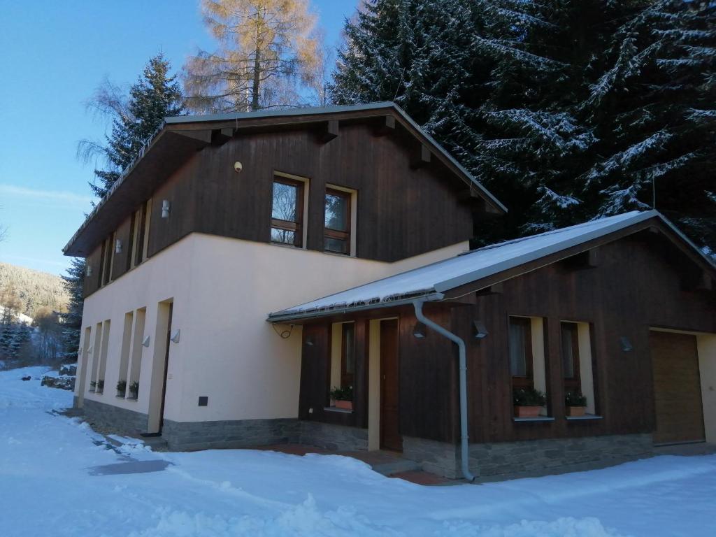 Apartmány pod vlekem v zimě