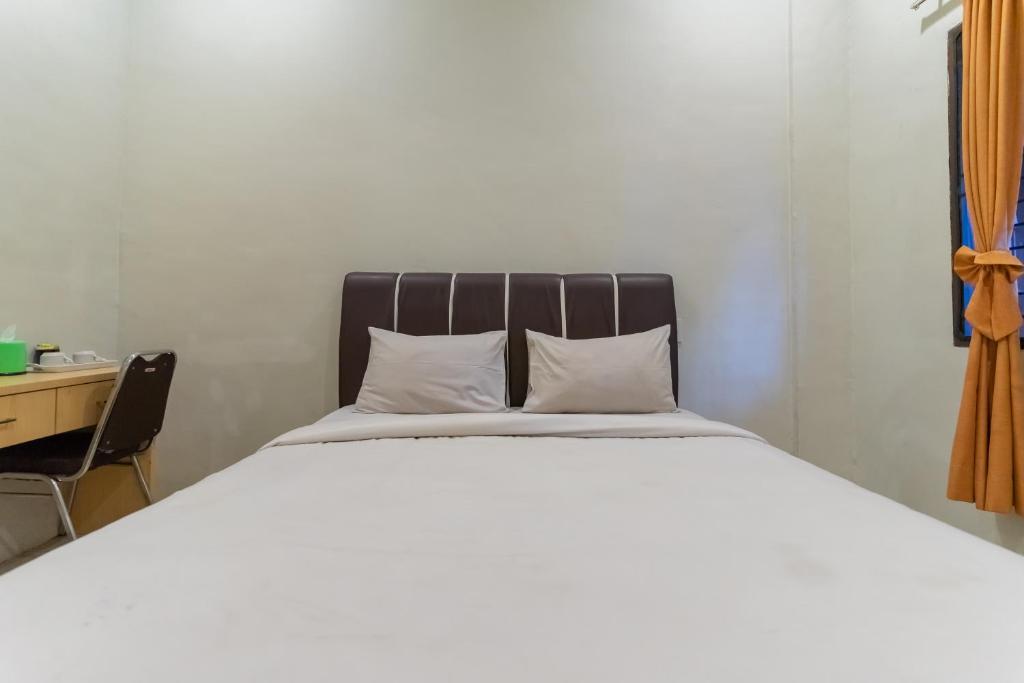 Vandolia Guest House Mitra RedDoorz - Standard Double Room