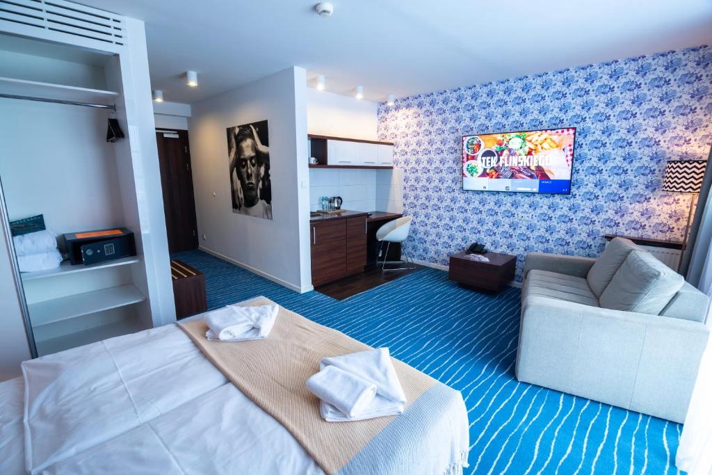 Flinski Sport X SPA, Boutique X Art - 8