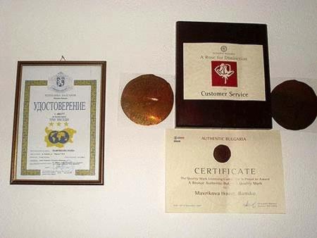 Certifikát, hodnocení, plakát nebo jiný dokument vystavený v ubytování Mavrikova Kushta