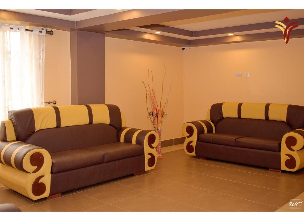 Istumisnurk majutusasutuses TRIPLINQ HOTEL & RESORT Nkubu- Meru