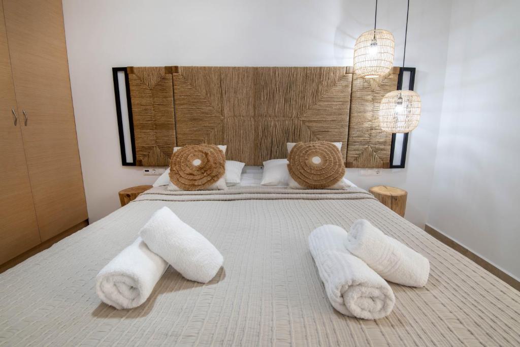 Posteľ alebo postele v izbe v ubytovaní Helen Luxury Holiday House with Sea View
