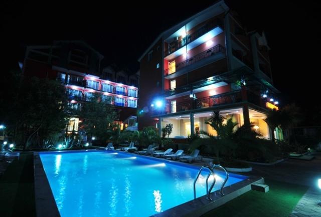 Bazén v ubytování Hotel Albatros nebo v jeho okolí