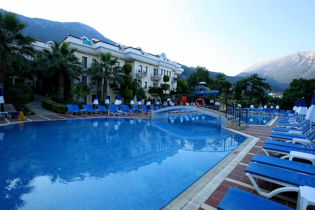 Yel Holiday Resort - Habitación Doble O Gemela Con Vista A La Piscina