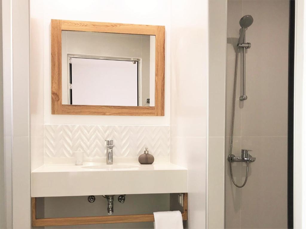 Sea Breeze Hotel - 5