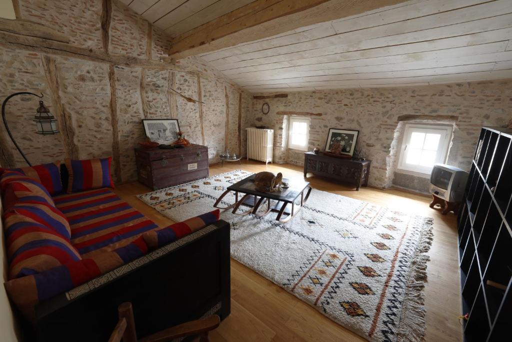 TV a/nebo společenská místnost v ubytování B&B La Boal