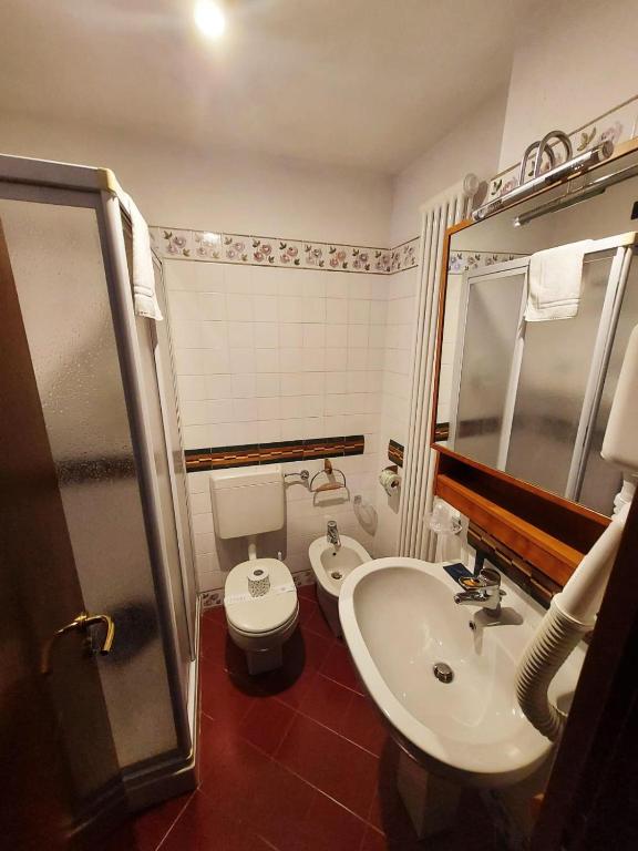 Koupelna v ubytování HG Hotel Italia