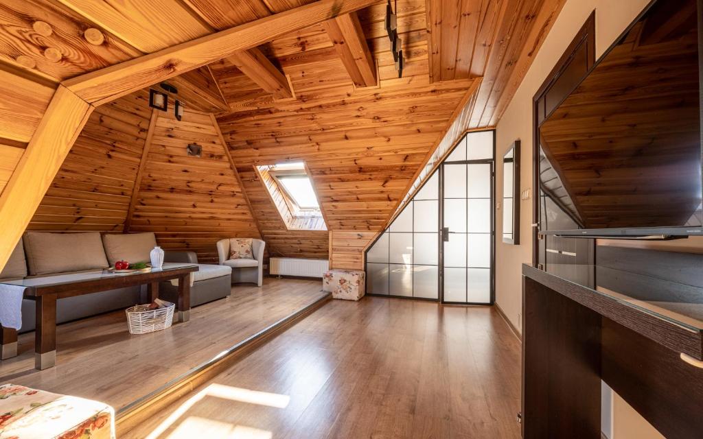 WILLA GALANTÓWKA - 19