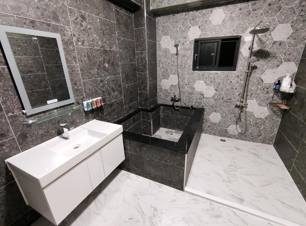 Bilik mandi di Lin's B&B