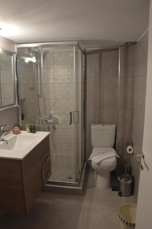 Kúpeľňa v ubytovaní Cozy and comfortable apartment in Athens Center