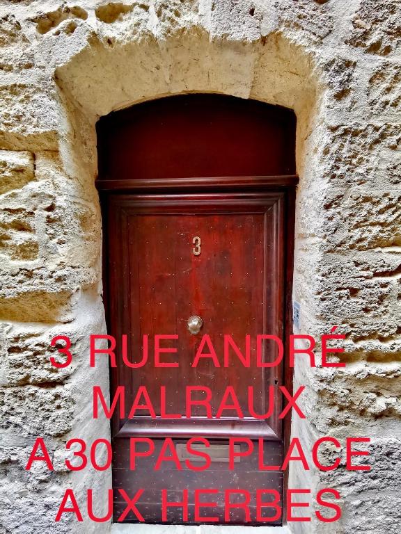 appartement a 50 m de la place aux herbes - Apartamento De Dos Dormitorios