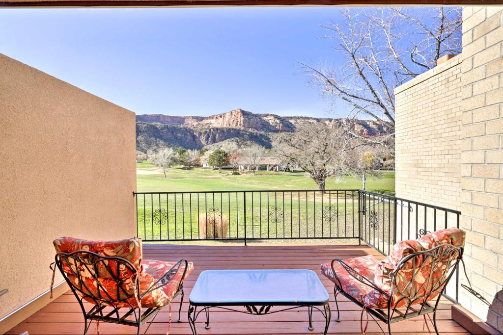 Luxury Condos With Kitchenettes And Private Balconies Overlooking Golf Course photo