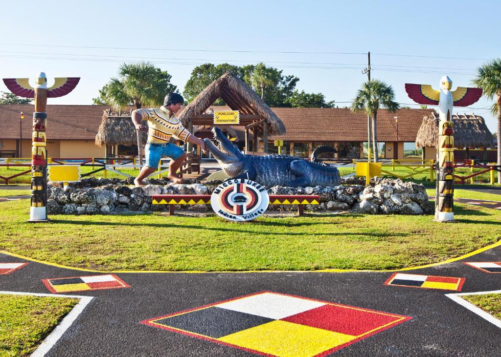 Ein Kinderspielbereich in der Unterkunft Miccosukee Casino &amp; Resort
