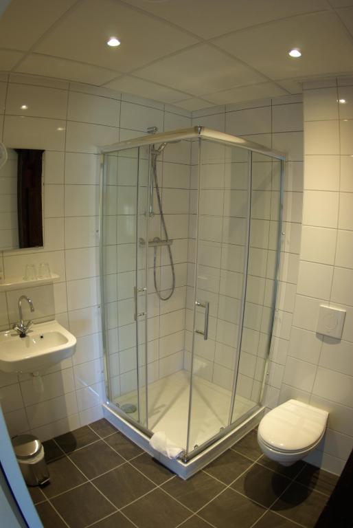 Koupelna v ubytování Hotel Posthuys Vlieland