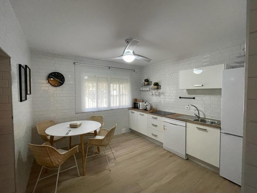 Kuchyň nebo kuchyňský kout v ubytování Apartamento Jerez 2022