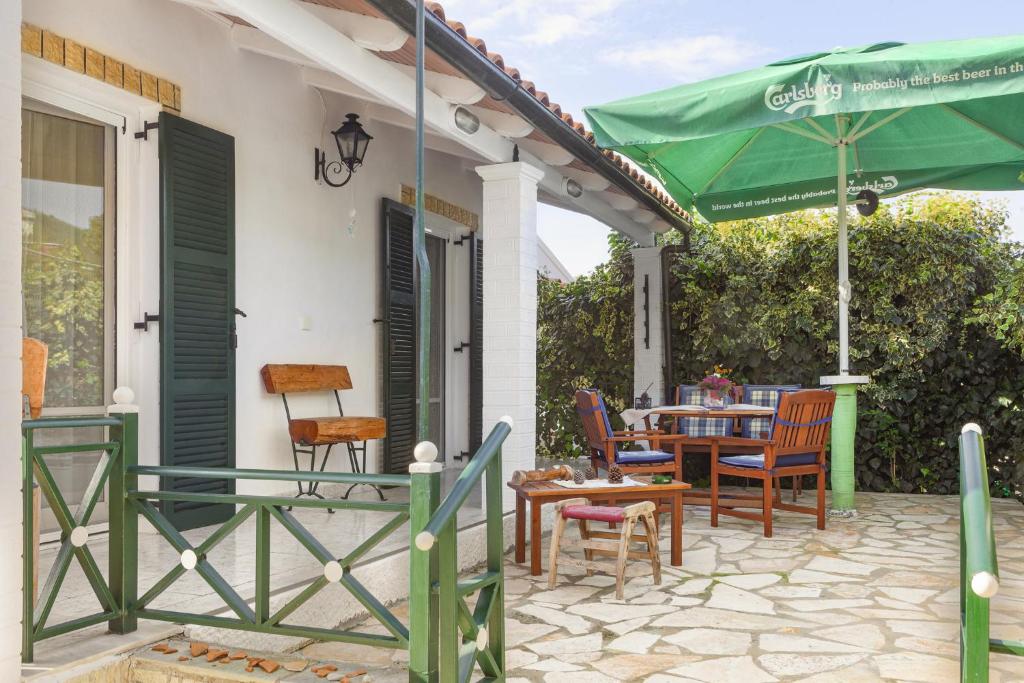 Patio nebo venkovní prostory v ubytování Vasiliki Cottages Agios Gordios