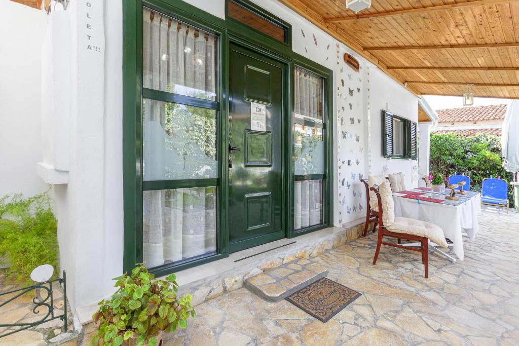Patio nebo venkovní prostory v ubytování Vasiliki Cottages Agios Gordios
