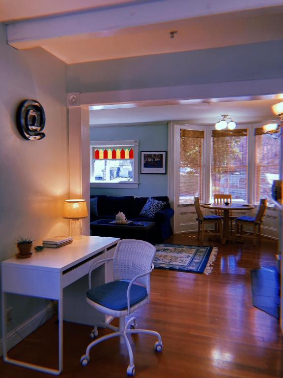 TV a/nebo společenská místnost v ubytování Santa Cruz Hostel