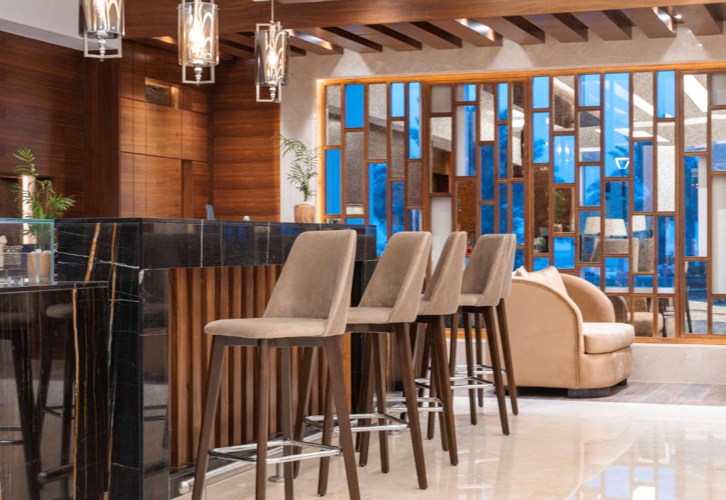 Uma área de estar em Radisson Resort Ras Al Khaimah Marjan Island