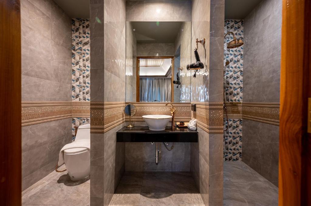 At Gate Thaphae Hotel - Resim 3