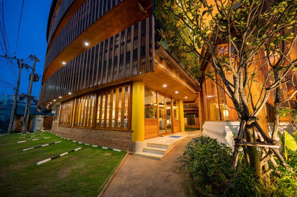 At Gate Thaphae Hotel - Resim 11