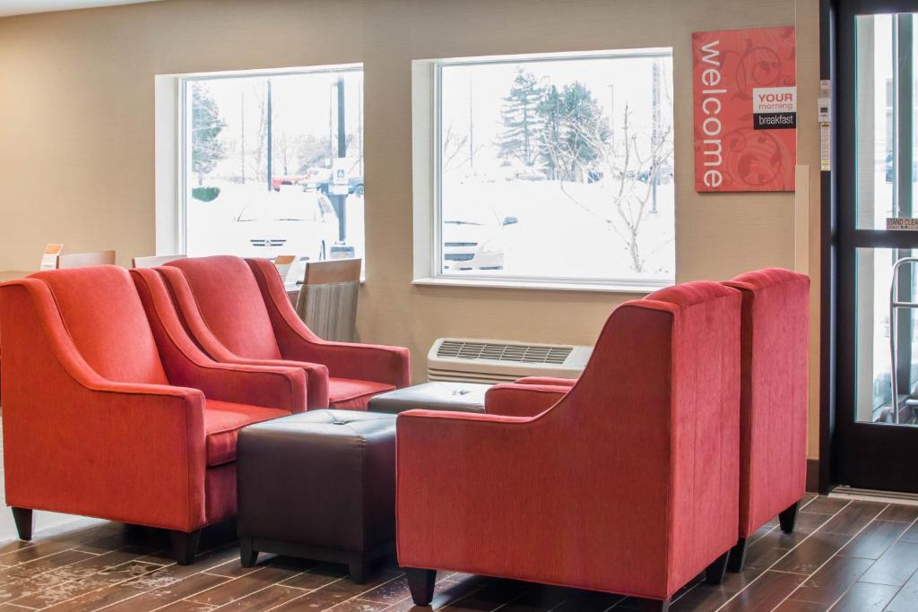 Comfort Inn Mayfield Heights Cleveland East photo