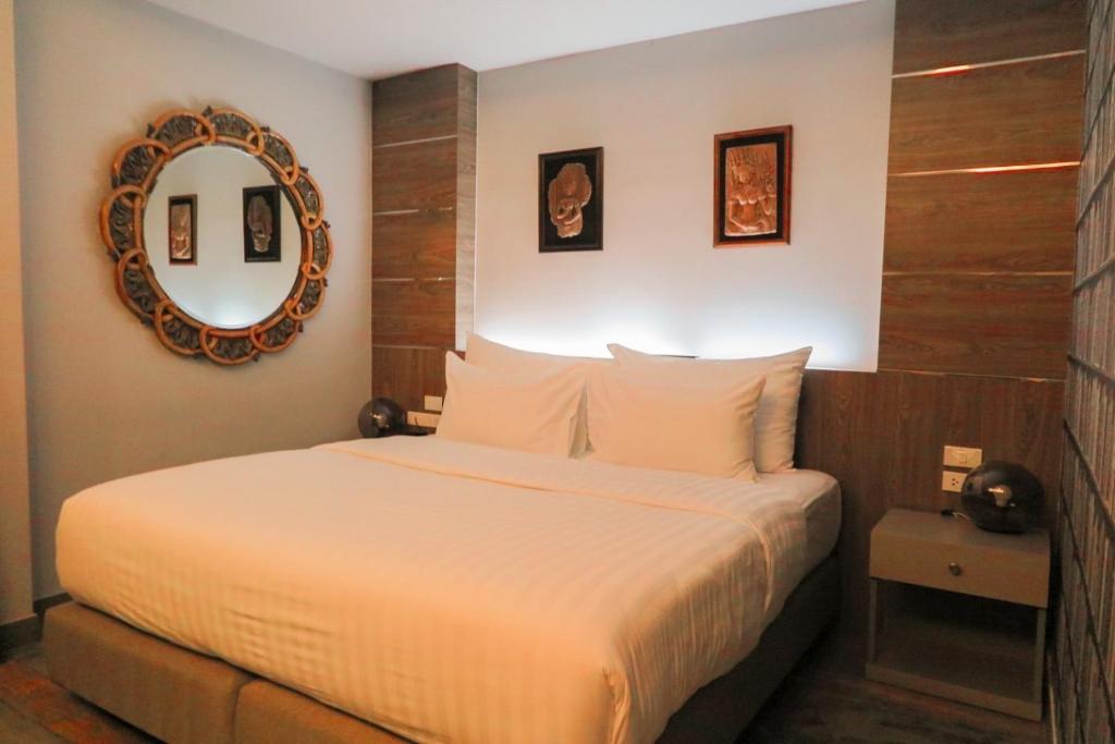 V20 Boutique Jacuzzi Hotel - Luxury Jaccuzi Room