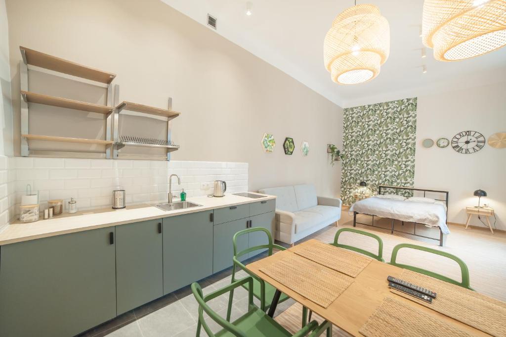 Dizzy Daisy Downtown Apartments - One-Bedroom Apartment - Ul. Pędzichów 9