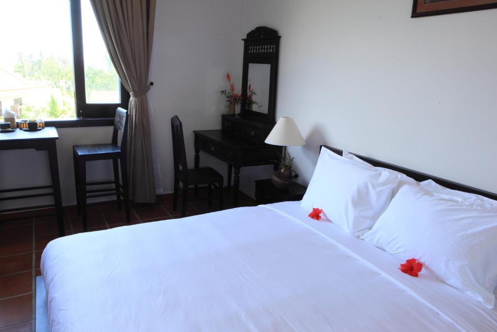 East West Villa - 11