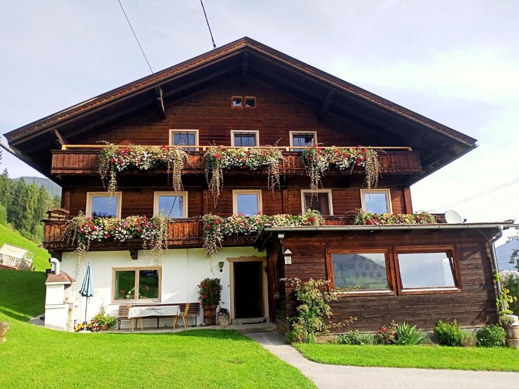 Budova, v ktorej sa apartmán nachádza