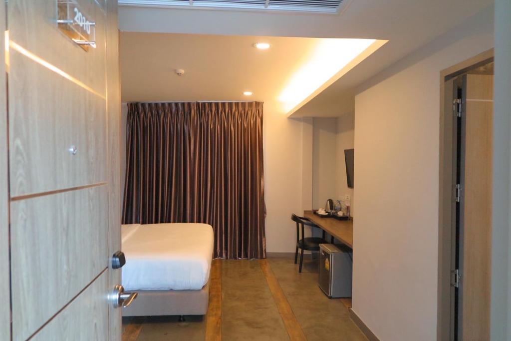 V20 Boutique Jacuzzi Hotel - Deluxe Room