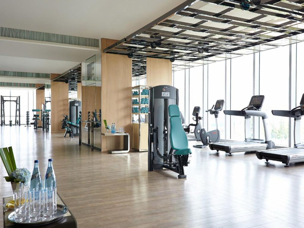 Fitness centrum a/nebo fitness zařízení v ubytování Jing An Shangri-La, Shanghai