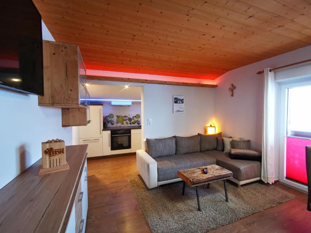 Kuchyň nebo kuchyňský kout v ubytování Haus Maria Larcher