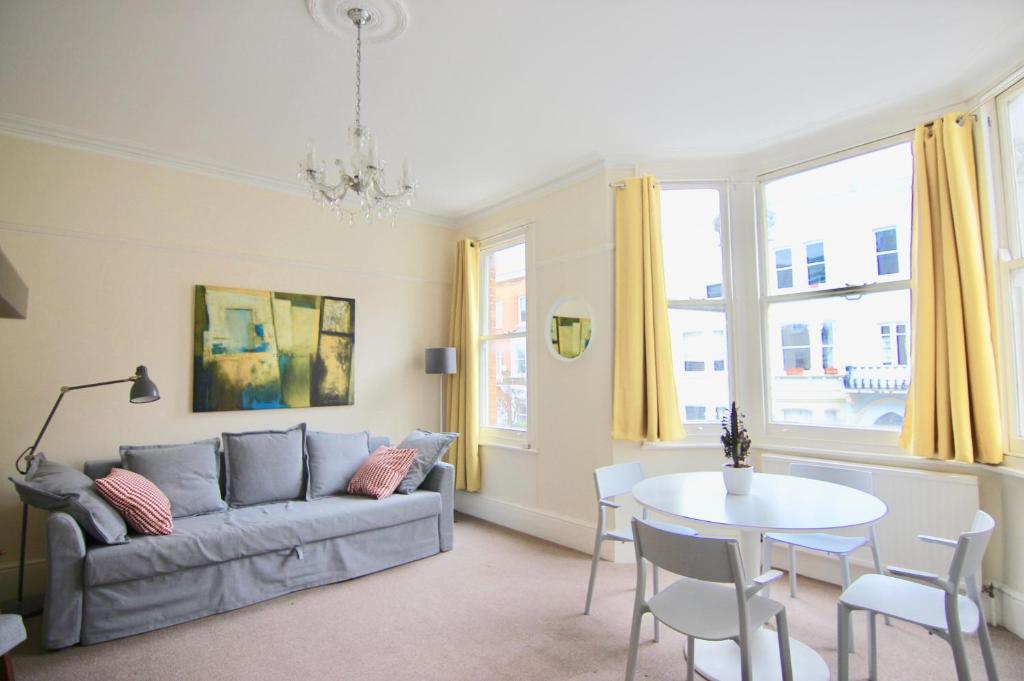 Spacious Bright 1 Bed Flat in Fulham by the Thames