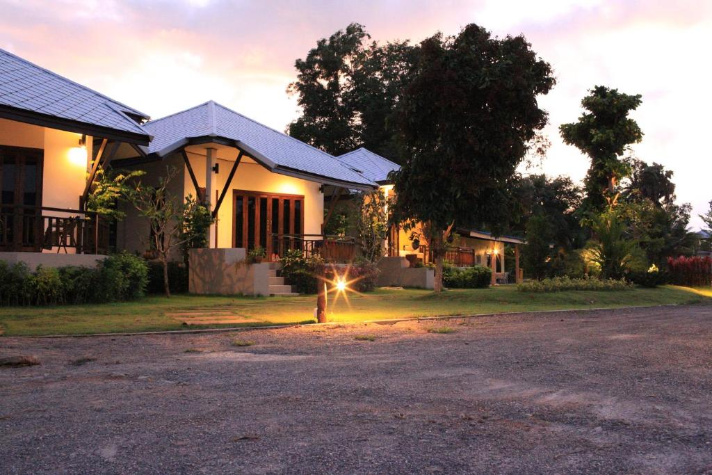Saphli Villa - Housity