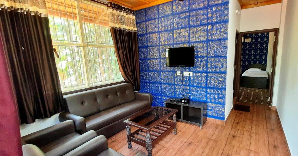 Hosamane Farm Inn - Triple Habitación Con Balcón
